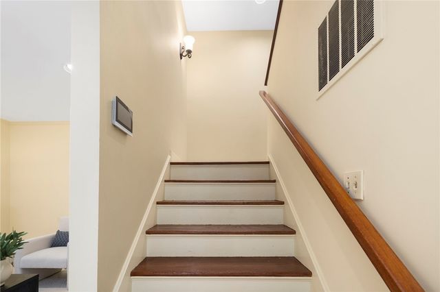 22 Miles Avenue 8, Providence, RI 02906