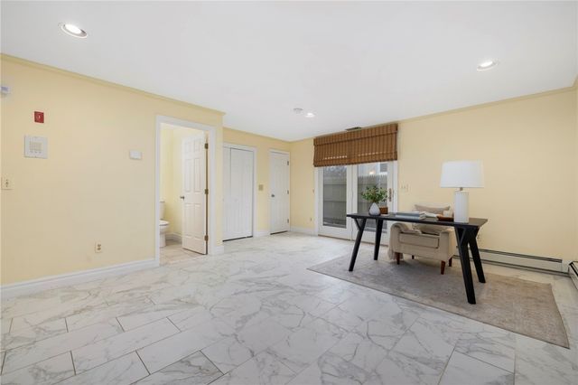 22 Miles Avenue 8, Providence, RI 02906