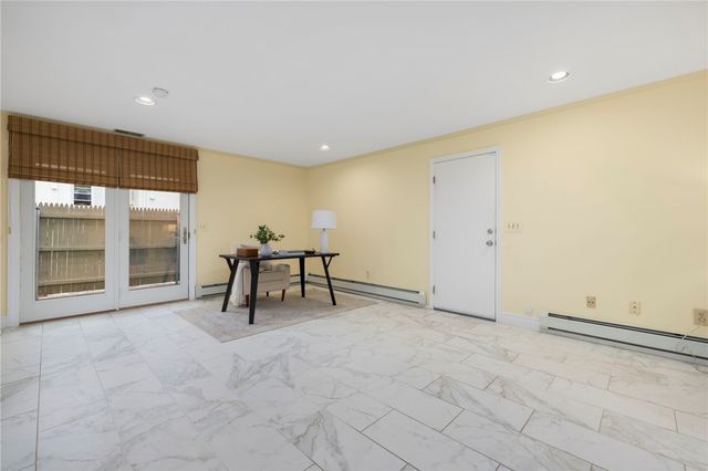 22 Miles Avenue 8, Providence, RI 02906