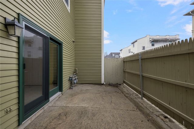 22 Miles Avenue 8, Providence, RI 02906