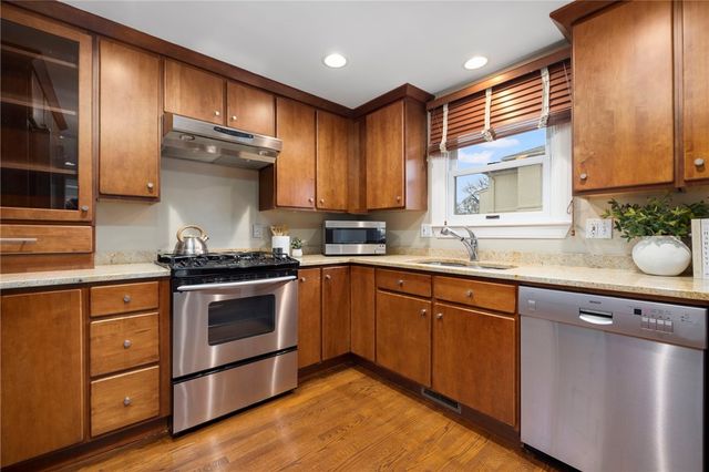 22 Miles Avenue 8, Providence, RI 02906