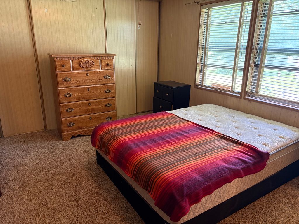 Image 8 of property listing at 173 Greenview Road, Centralia, IL 62801