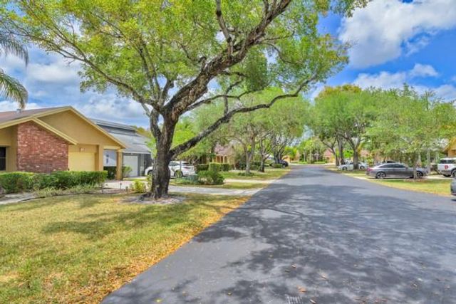 2433 Fiddleleaf Ave, Coconut Creek, FL 33063