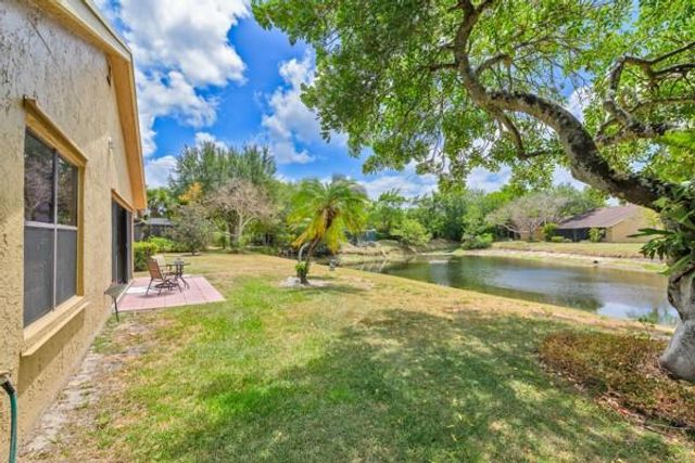 2433 Fiddleleaf Ave, Coconut Creek, FL 33063
