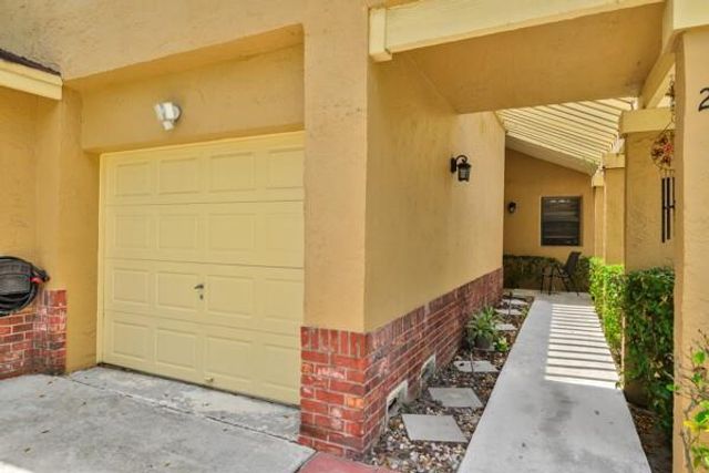 2433 Fiddleleaf Ave, Coconut Creek, FL 33063