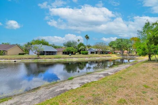 2433 Fiddleleaf Ave, Coconut Creek, FL 33063
