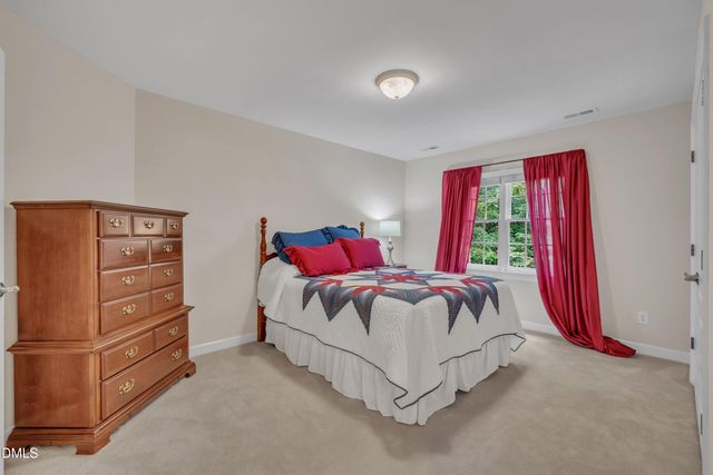 702 Edgemore Avenue, Cary, NC 27519