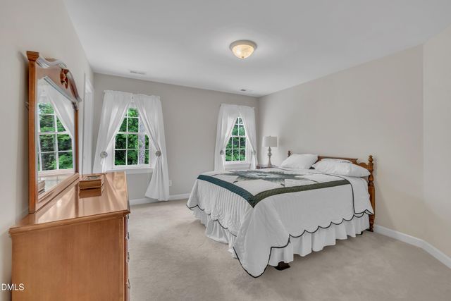 702 Edgemore Avenue, Cary, NC 27519