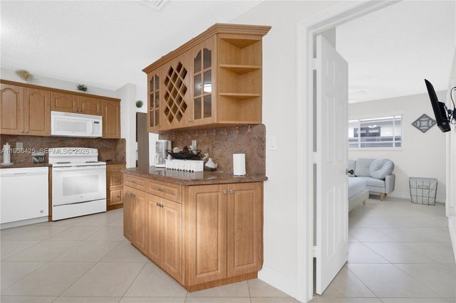 3210 SW 24th Ter, Miami, FL 33145