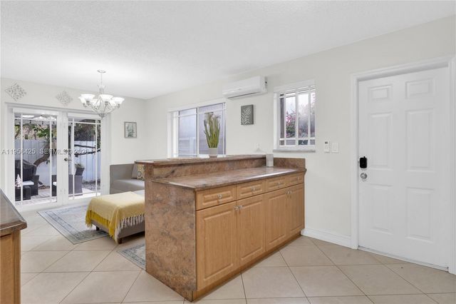 3210 SW 24th Ter, Miami, FL 33145