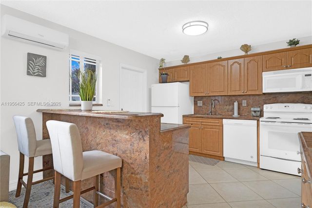 3210 SW 24th Ter, Miami, FL 33145