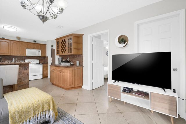 3210 SW 24th Ter, Miami, FL 33145