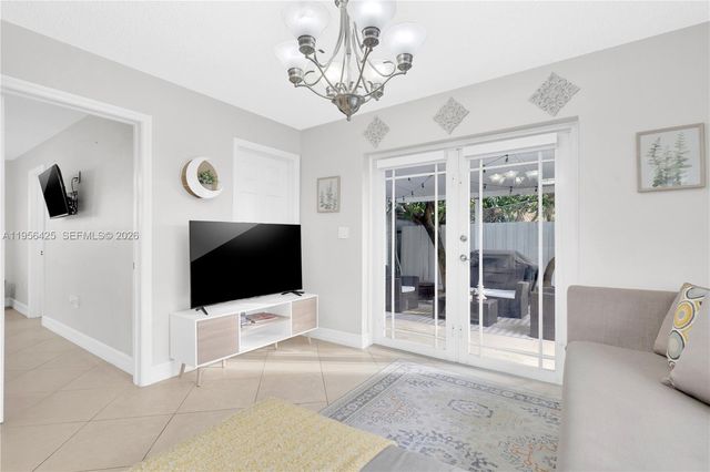 3210 SW 24th Ter, Miami, FL 33145