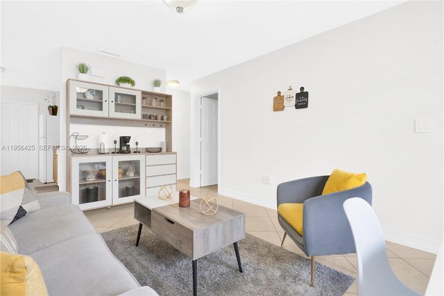 3210 SW 24th Ter, Miami, FL 33145