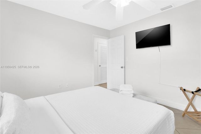 3210 SW 24th Ter, Miami, FL 33145