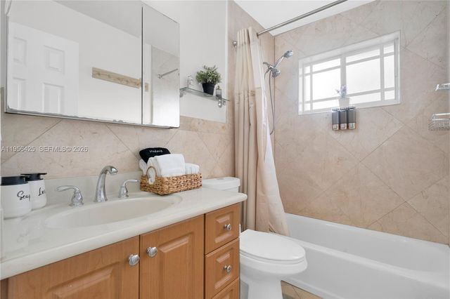 3210 SW 24th Ter, Miami, FL 33145