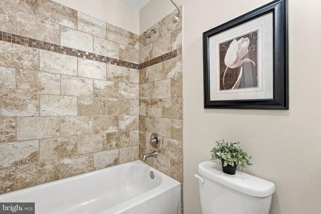 6743 BREEZY DR, Warrenton, VA 20187