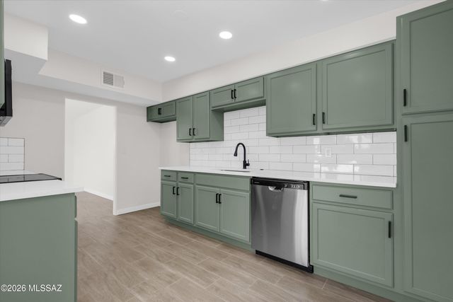 7081 E Calle Betelgeux, Tucson, AZ 85710