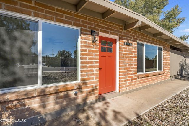 7081 E Calle Betelgeux, Tucson, AZ 85710