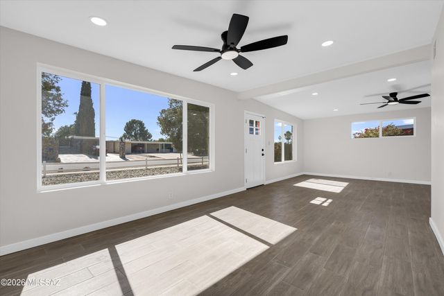 7081 E Calle Betelgeux, Tucson, AZ 85710