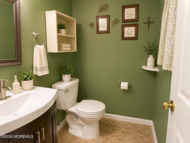32 Peachstone Road, Howell, NJ 07731