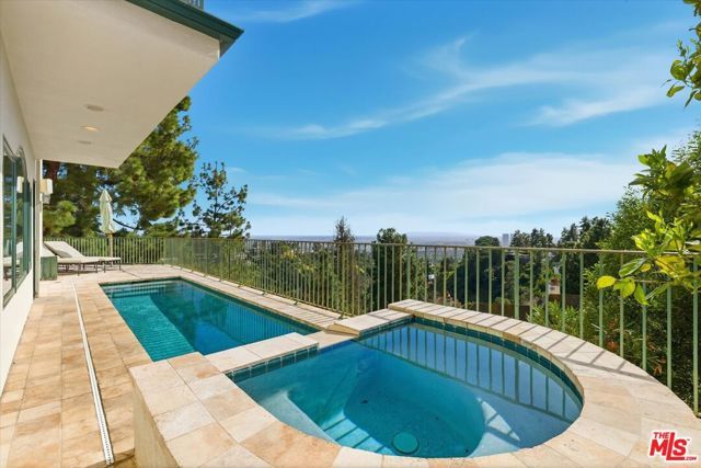 1284 Lago Vista Drive, Beverly Hills, CA 90210