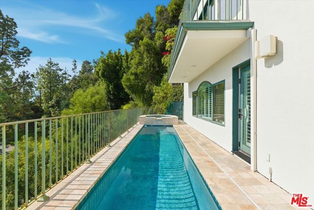 1284 Lago Vista Drive, Beverly Hills, CA 90210