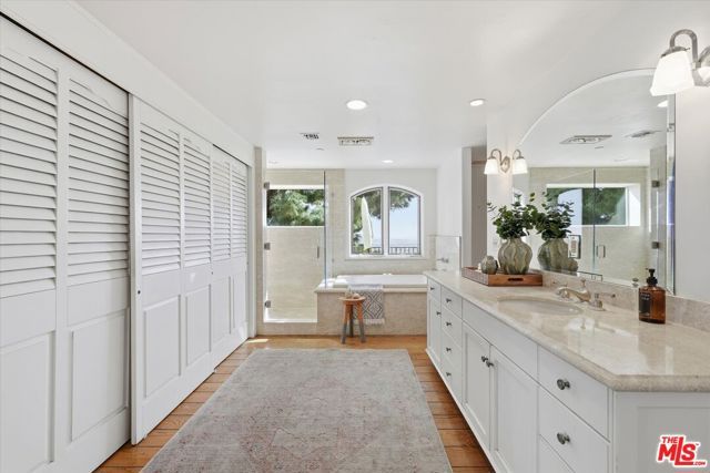 1284 Lago Vista Drive, Beverly Hills, CA 90210