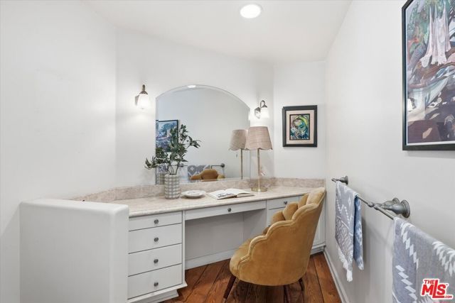 1284 Lago Vista Drive, Beverly Hills, CA 90210