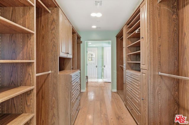 1284 Lago Vista Drive, Beverly Hills, CA 90210