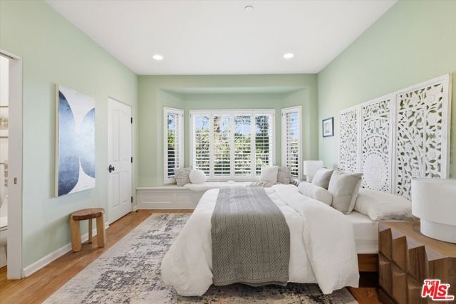 1284 Lago Vista Drive, Beverly Hills, CA 90210