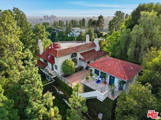 1284 Lago Vista Drive, Beverly Hills, CA 90210