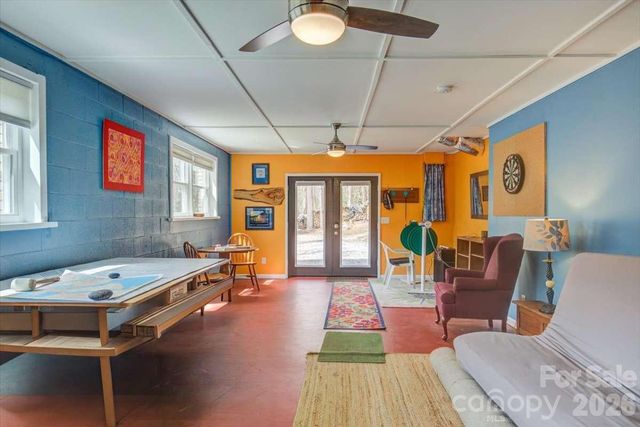 972 Harper Road, Hendersonville, NC 28792