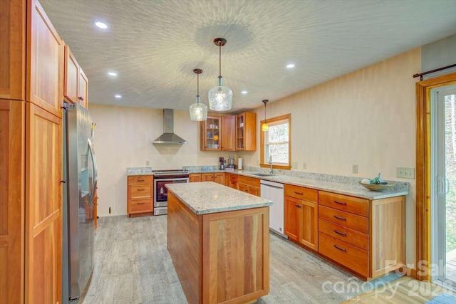 972 Harper Road, Hendersonville, NC 28792