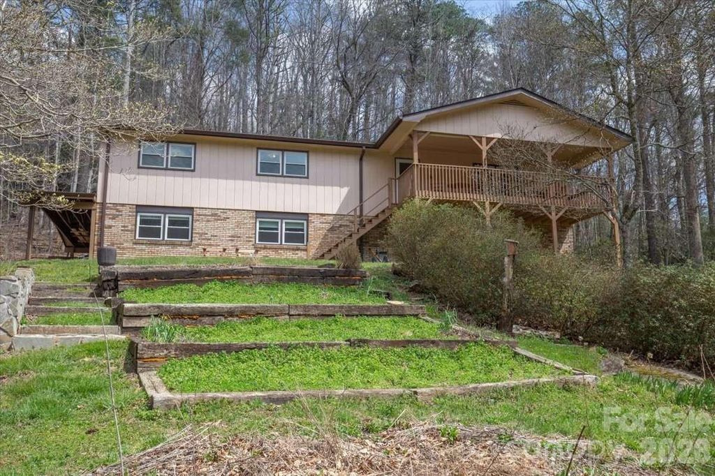972 Harper Road, Hendersonville, NC 28792