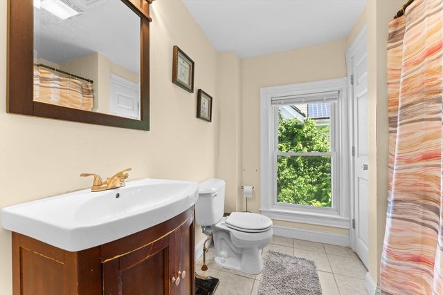 46 Ash St, Brockton, MA 02301