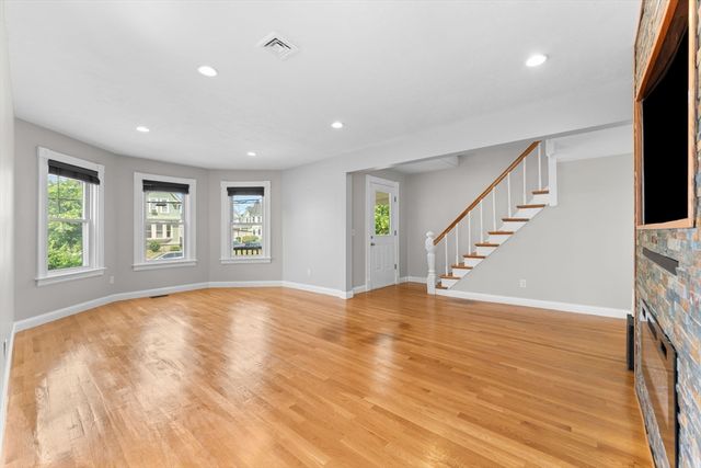 46 Ash St, Brockton, MA 02301