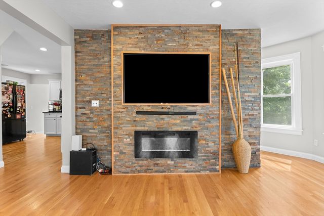 46 Ash St, Brockton, MA 02301