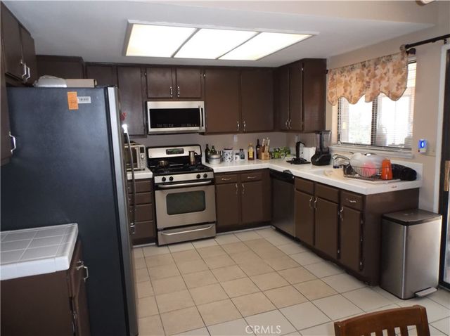 43341 27th W. Street W, Lancaster, CA 93536