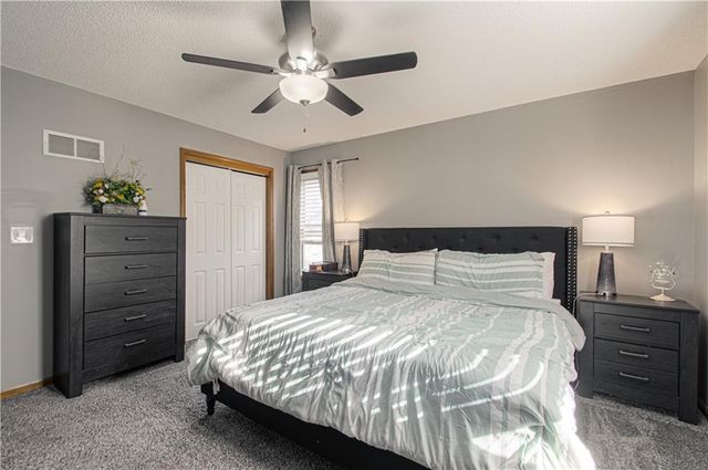 2021 8th Street, Blue Springs, MO 64015