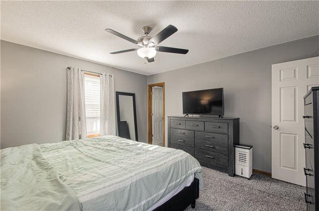 2021 8th Street, Blue Springs, MO 64015