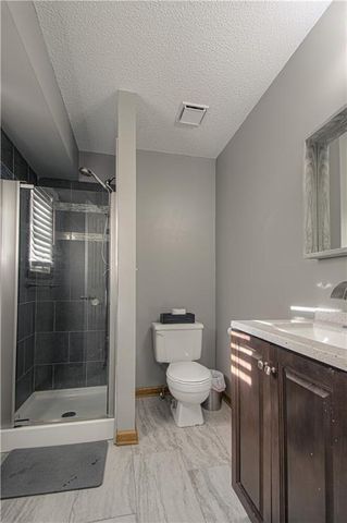 2021 8th Street, Blue Springs, MO 64015