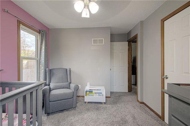 2021 8th Street, Blue Springs, MO 64015