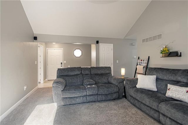 2021 8th Street, Blue Springs, MO 64015