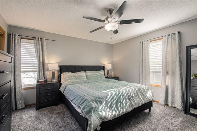 2021 8th Street, Blue Springs, MO 64015