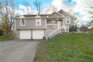 2021 8th Street, Blue Springs, MO 64015