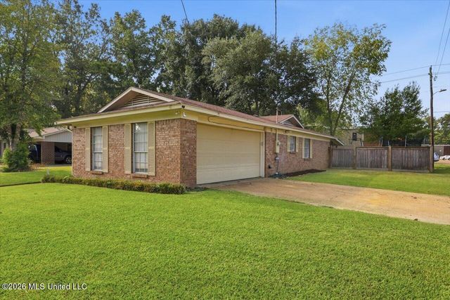 2805 Pine Circle Drive, Pearl, MS 39208