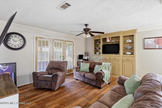 2805 Pine Circle Drive, Pearl, MS 39208