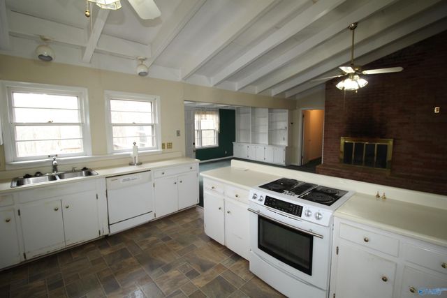 1707 Mountainbrook Drive SE, Huntsville, AL 35801