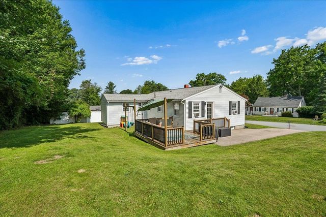 4 Sprucewood Avenue, Nashua, NH 03062